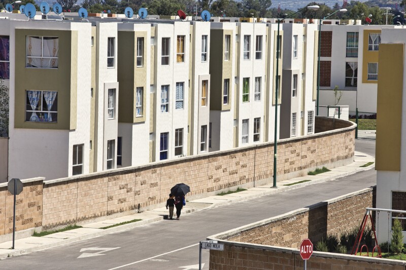 Los créditos otorgados por el Infonavit cambiarán de Veces Salarios Mínimos (VSM) a Unidades de Medida y Actualización (UMA) si la Cámara de Diputados da su visto bueno.