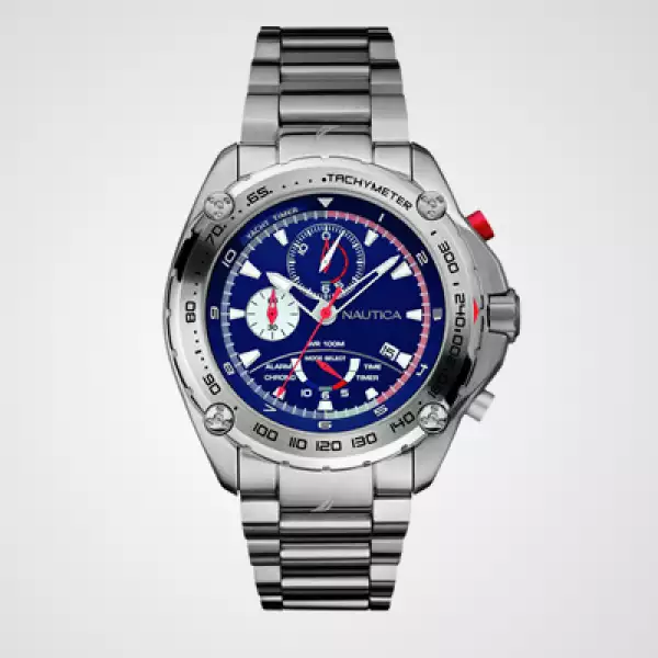 Si prefieres un reloj en color plata, considera la opción Yachtimer III, que posee una caja de acero inoxidable de 44 mm, cronógrafo de 12 horas, alarma, tacómetro y hermético al agua hasta 10 ATM.