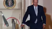 El presidente de Estados Unidos, Joe Biden, llega al Aeropuerto Internacional Felipe Ángeles en las afueras de Ciudad de México para asistir a la Cumbre de Líderes de Norteamérica. 