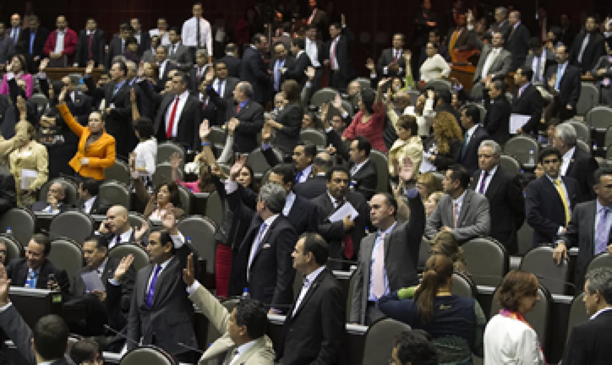 El Senado podrá remitir a las legislaturas de los estados el proyecto únicamente con los artículos aprobados por ambas cámaras. (Foto: Notimex)