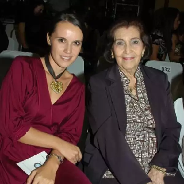 Desfile Elda Watanabe