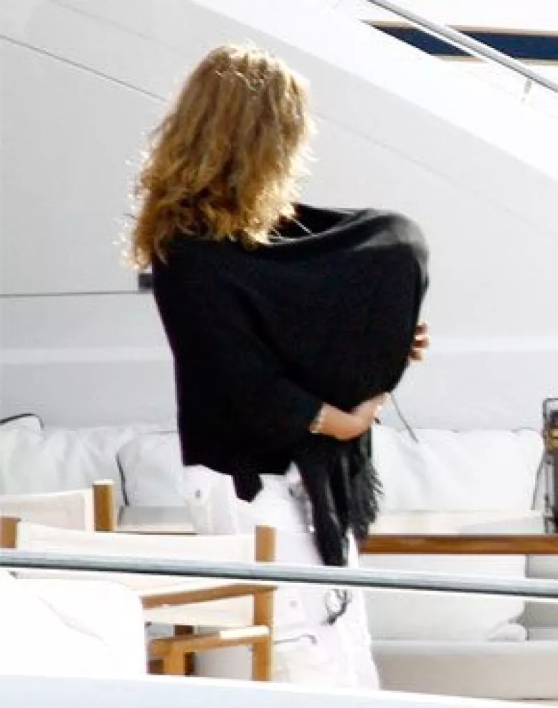 El primer hijo varón, del cantante Luis Miguel habló en el programa Todobebé que conduce su mamá.