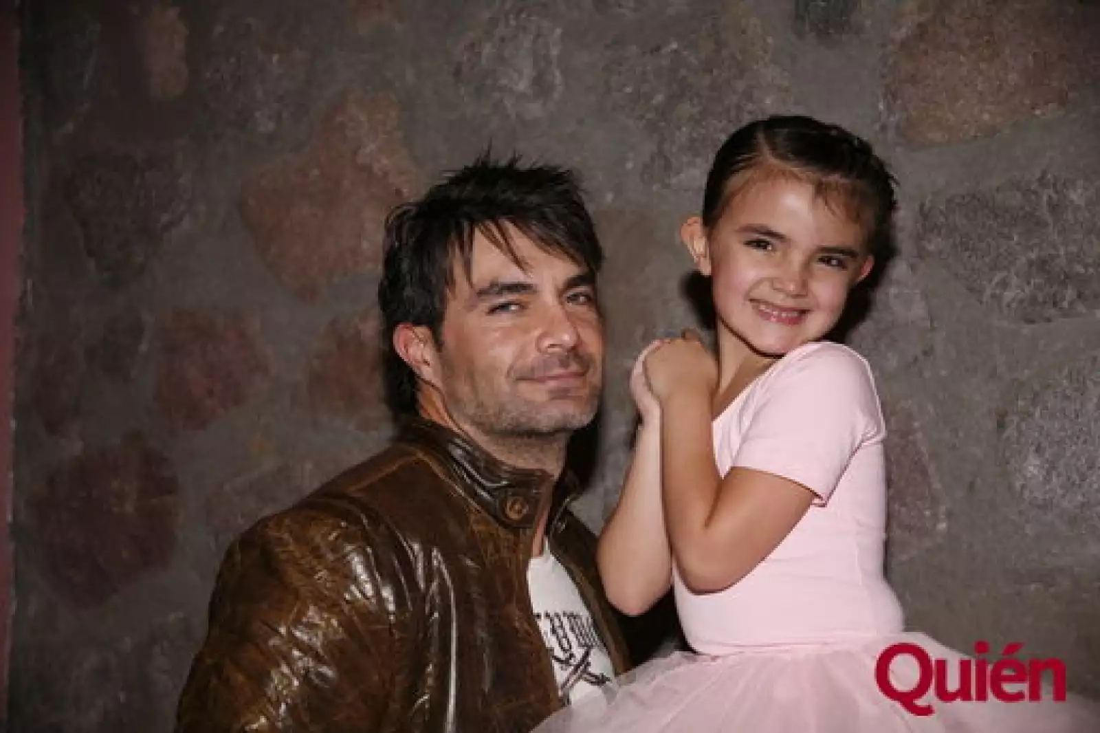 Mauricio Islas, Camila Islas