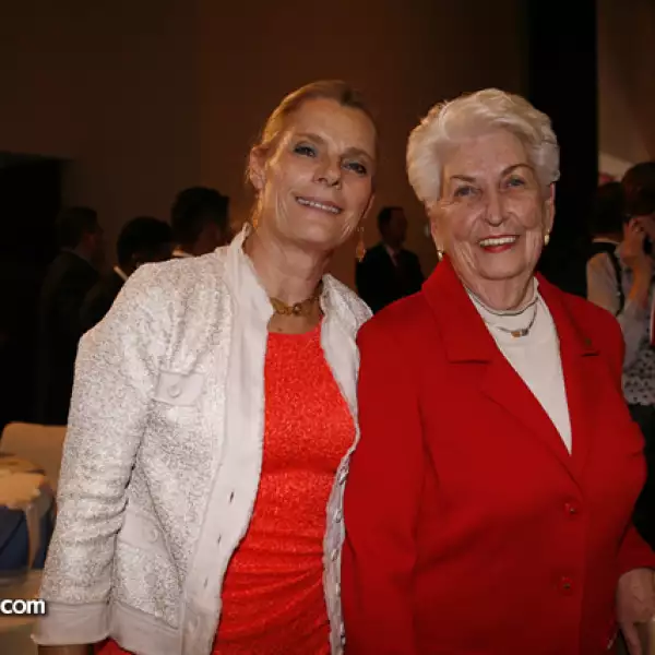 Victoria y Gloria Santos