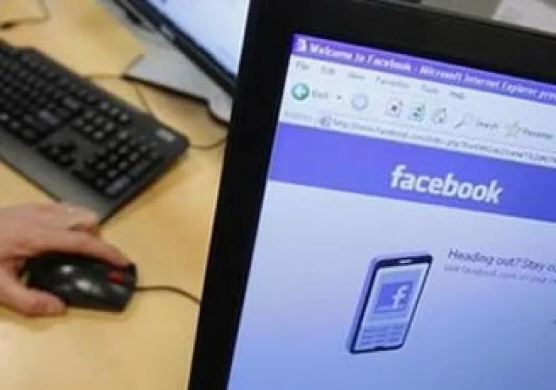 Facebook planea lanzar una oferta pública de compra de acciones en manos de sus empleados. (Foto: Reuters)