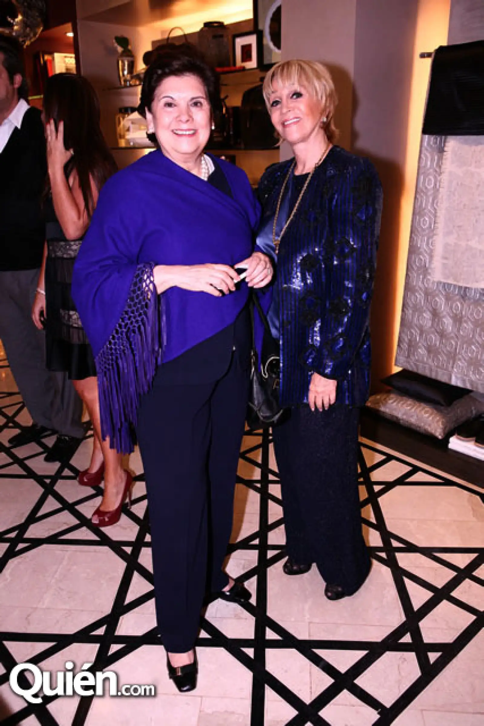 Sari Bermudes,Laura Cuevas