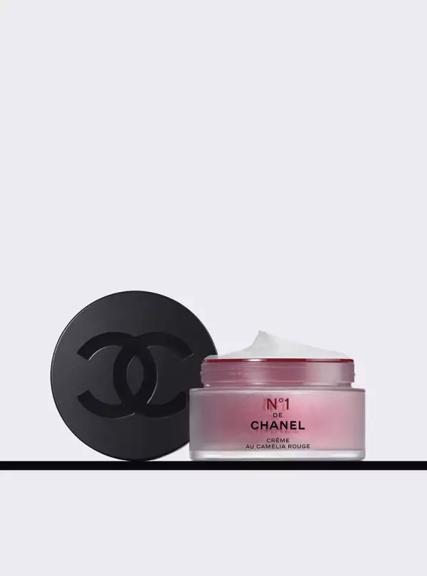 7-chanel-numero 1-n 1-skincare-maquillaje-fragancia-innovador-sustentable-camelia-camelia roja-anti edad-crema-suero.jpg