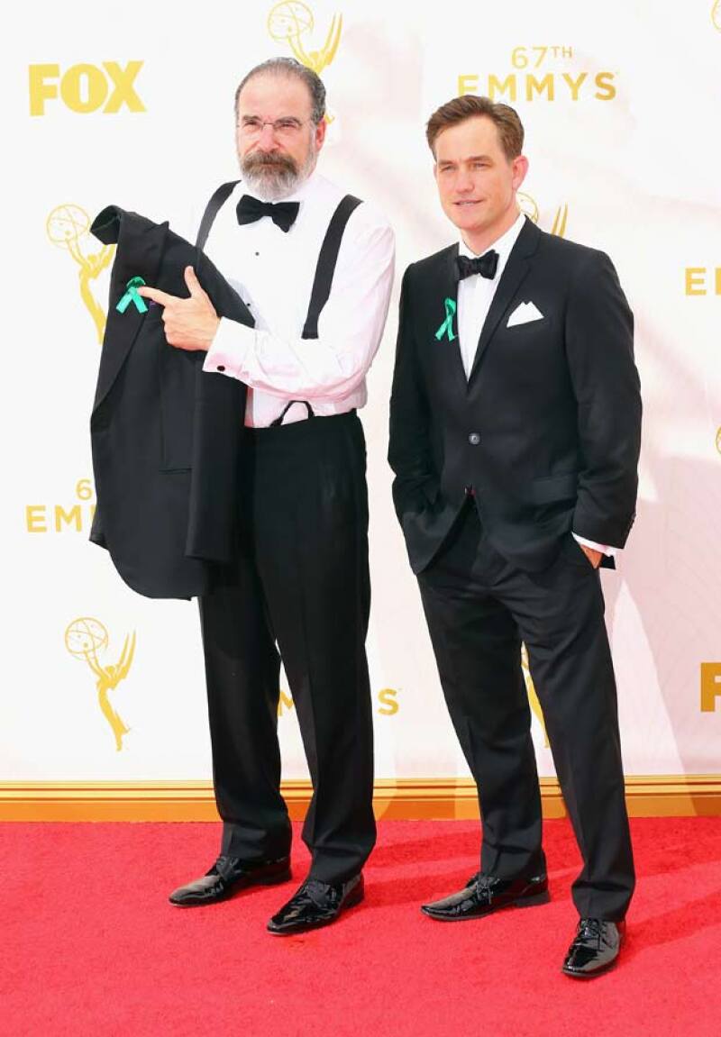 Mandy Patinkin fue otro de los famosos que usó el listón verde.