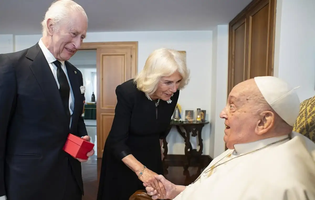 papa-francisco-rey-carlos-camila.jpg