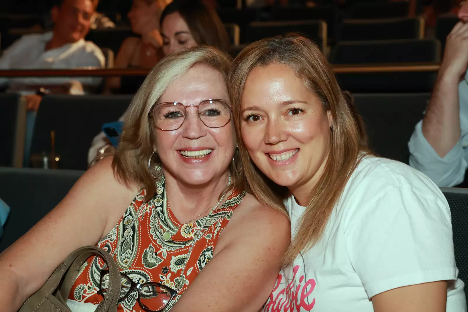 Laura Berrones y Laura Niño de Rivera 
