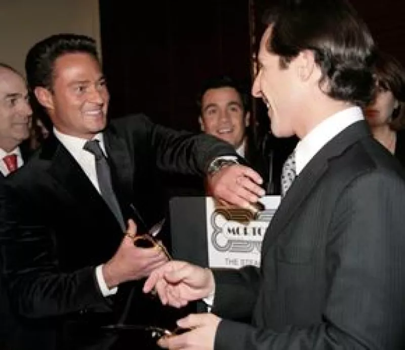 Manuel Gutiérrez, otro de los accionistas del Morton's The Steakhouse de México, lo define como alguien con una gran personalidad, simpatía y buen trato para los negocios.