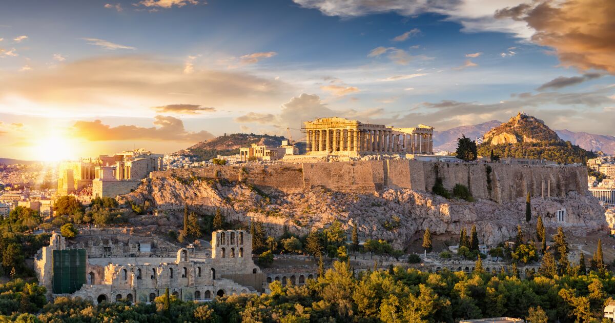 Scandal in Greece after filming a sex scene on the Acropolis
