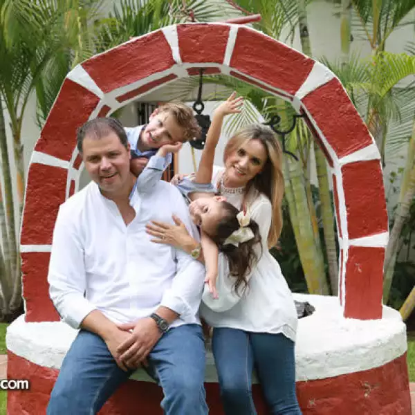 Rodrigo Gallardo,Rodrigo Gallardo,Inés Gallardo y Angie Venegas