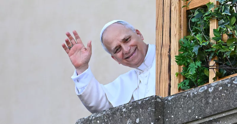 A dos meses de ser electo papa, inician las vacaciones de León XIV y revive una tradición