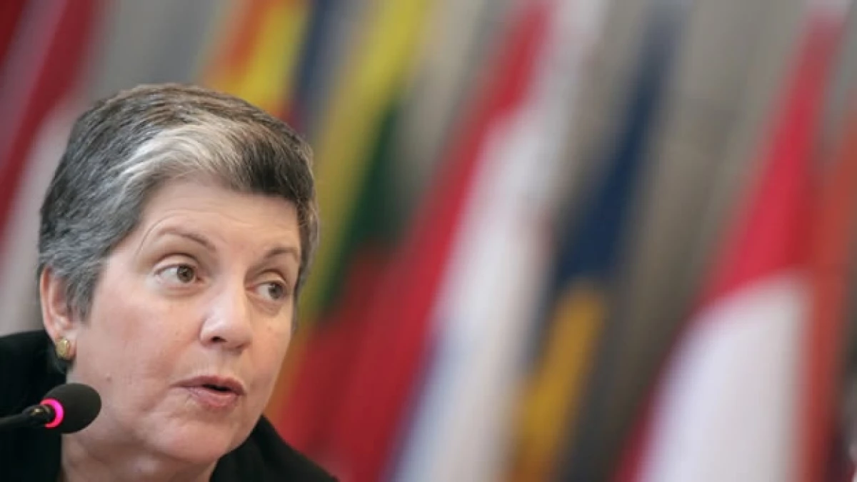 Janet Napolitano asiste a cumbre de seguridad
