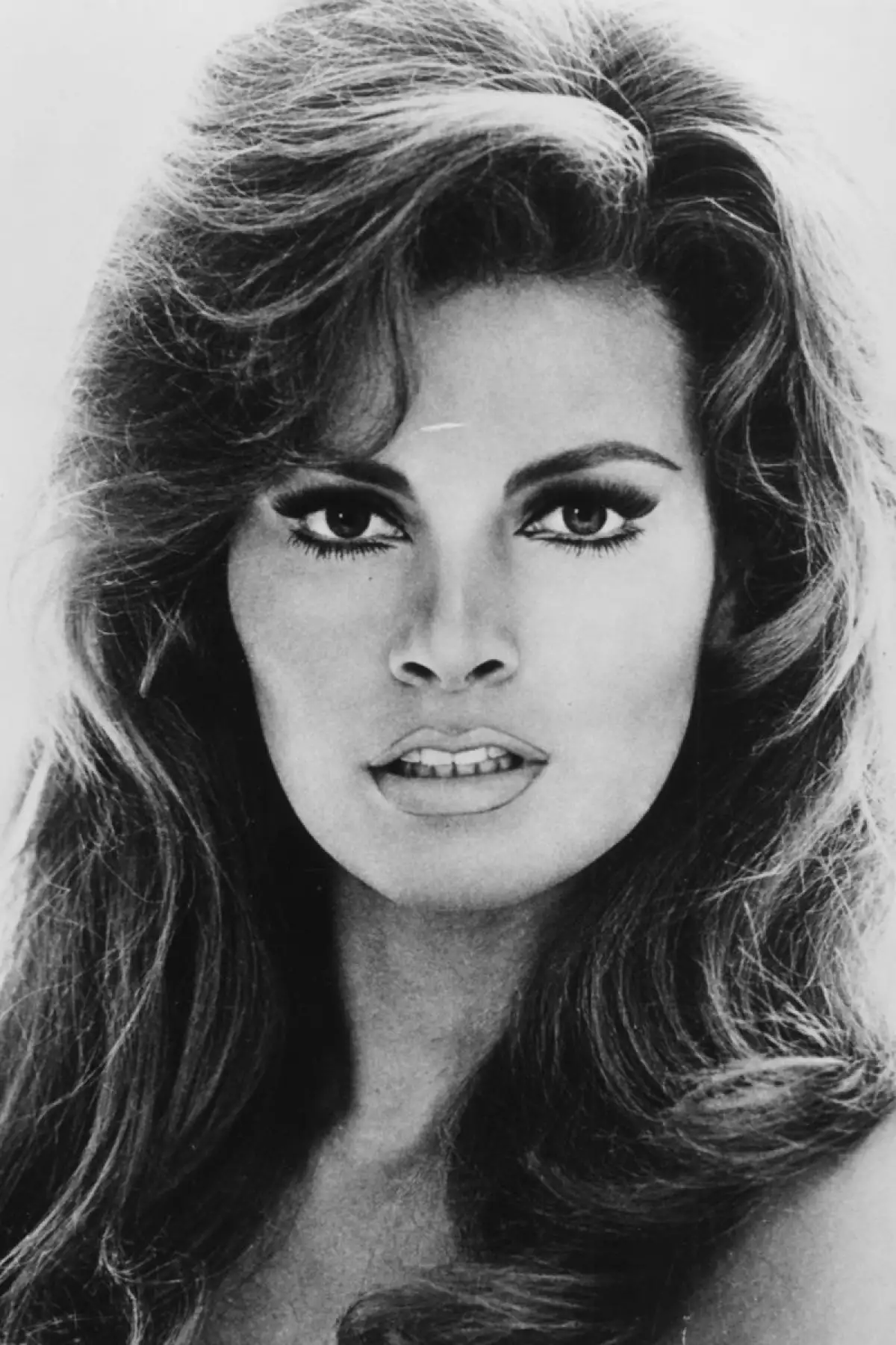 Muere Raquel Welch sex symbol de Hollywood y célebre por el famoso bikini de piel de venado