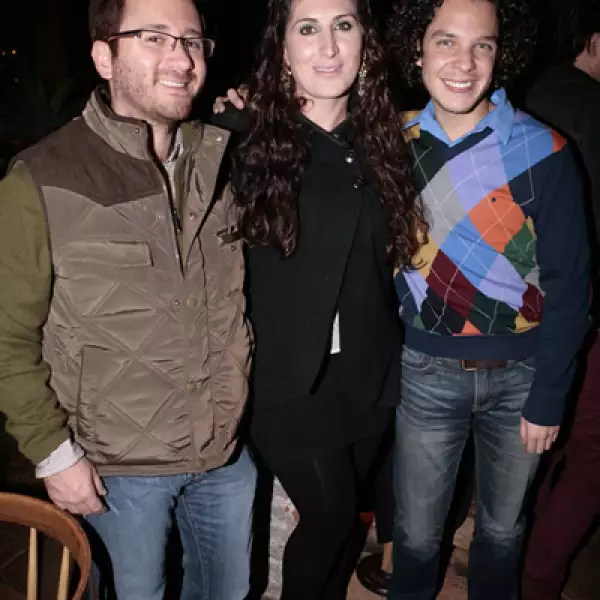 Javier Andino,Esther Shueke,Victor Salinas
