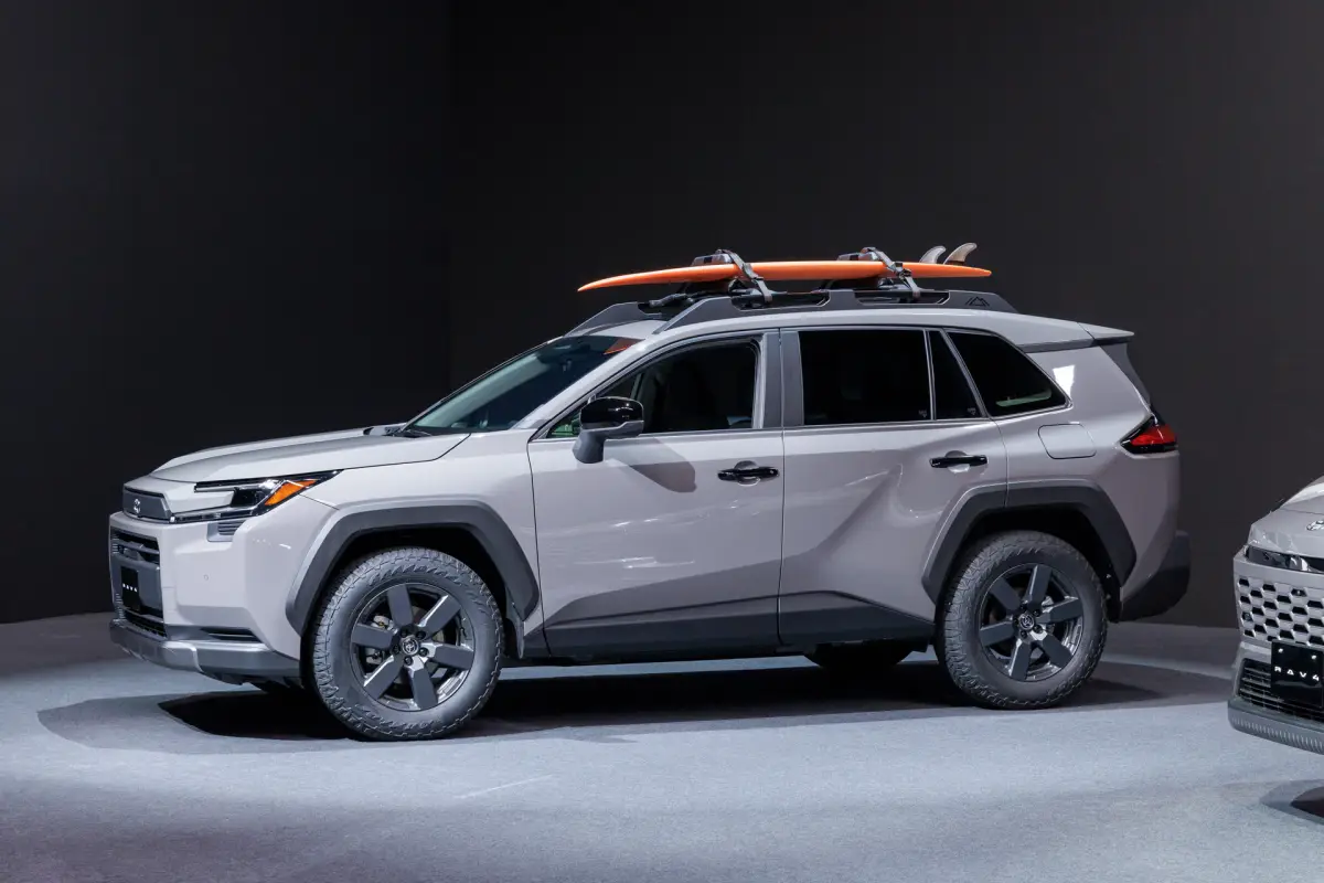 El éxito de Toyota con híbridos provoca listas de espera y escasez