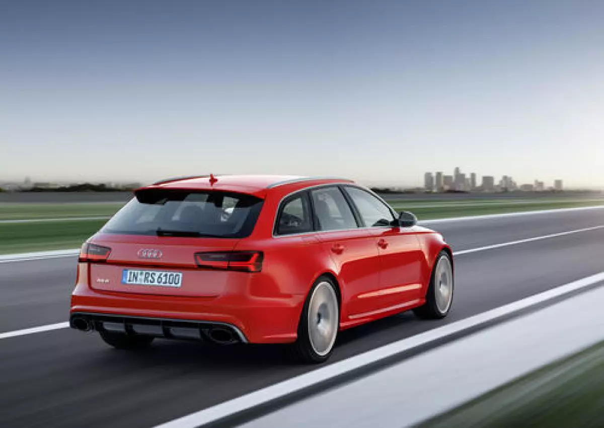 2 Audi RS6 