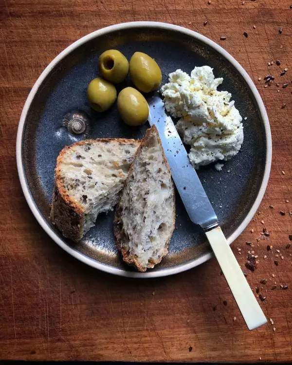 Disfruta el sabor único de las aceitunas Losada
