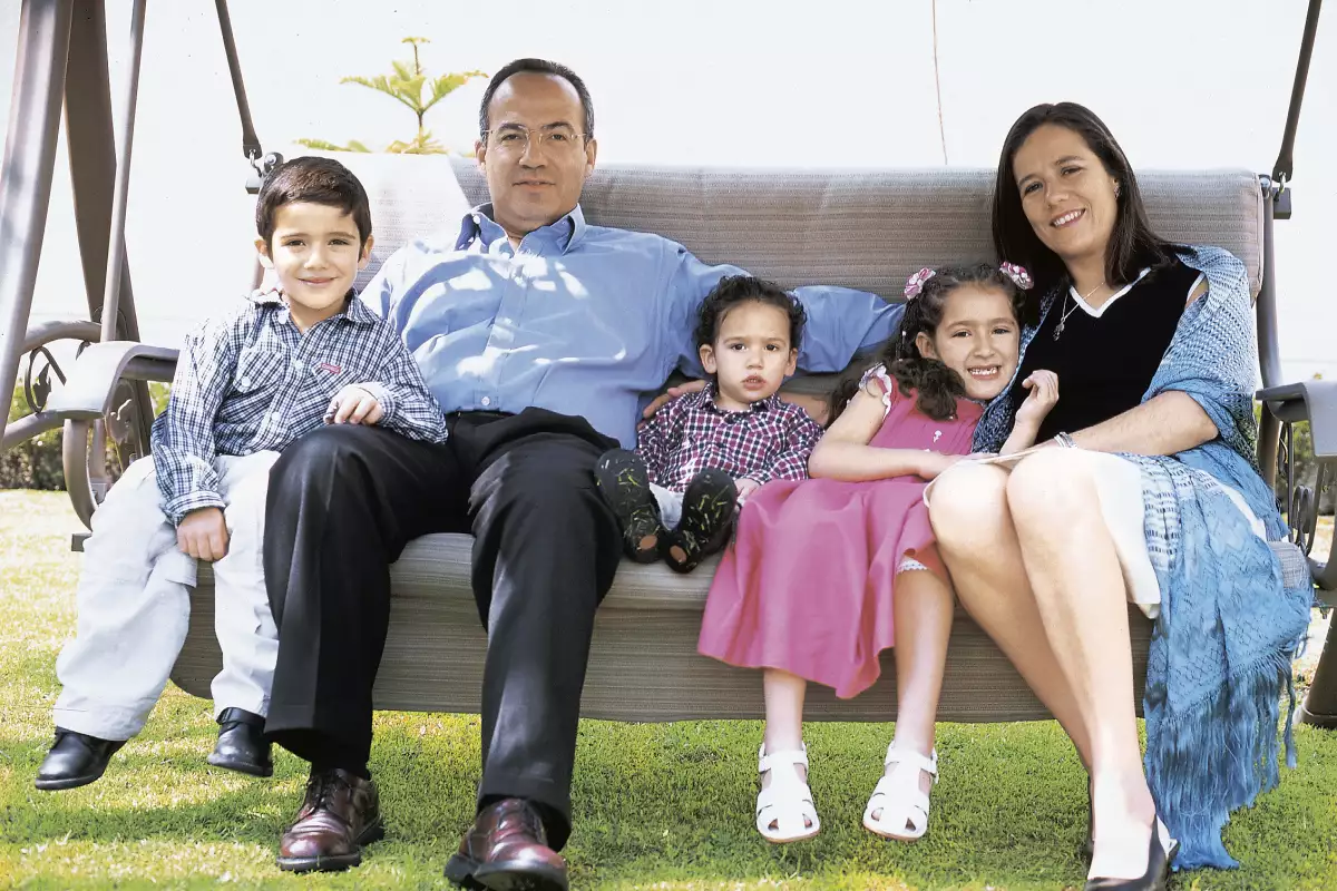 Los Calderón Zavala, en exclusiva para Quién, en diciembre de 2006, a unos días de llegar a Los Pinos