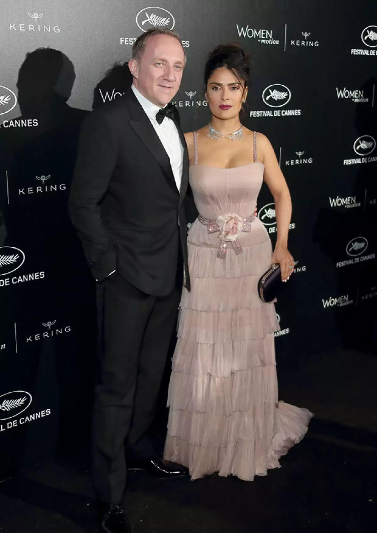 Salma y su esposo, anfitriones del evento que reconoce el papel de la mujer en el cine.