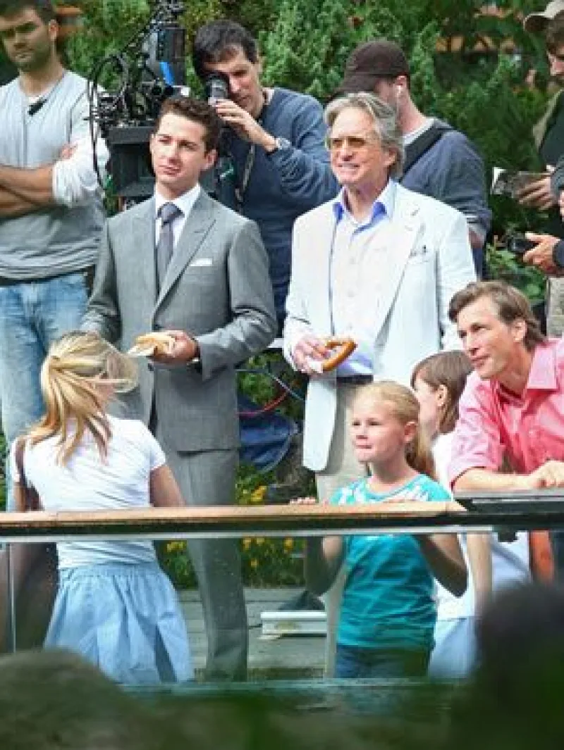 El realizador mexicano está en Nueva York trabajando con el reconocido director en la película `Wall Street 2: Money Never Sleeps´, protagonizada por Michael Douglas y Shia LaBeouf.