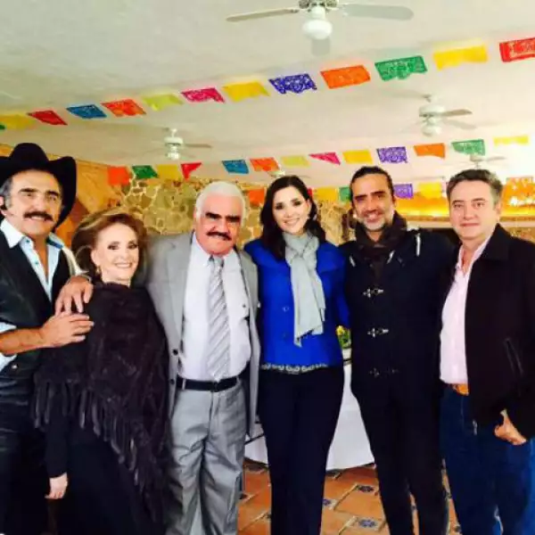 Vicente y Cuca con sus queridos hijos en febrero de este año.