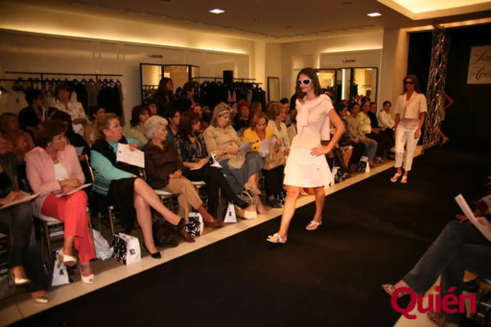 Aspecto. desfile Saks