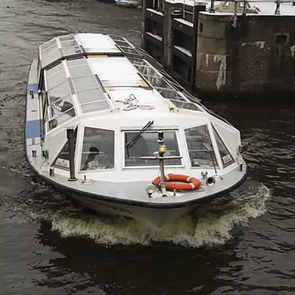 De febrero de 2006 a la fecha ha integrado un archivo fotográfico de poco más de 10,000 imágenes que se han expuesto en Barcelona, España, y el Club Fotográfico de México en Bruselas, Bélgica.