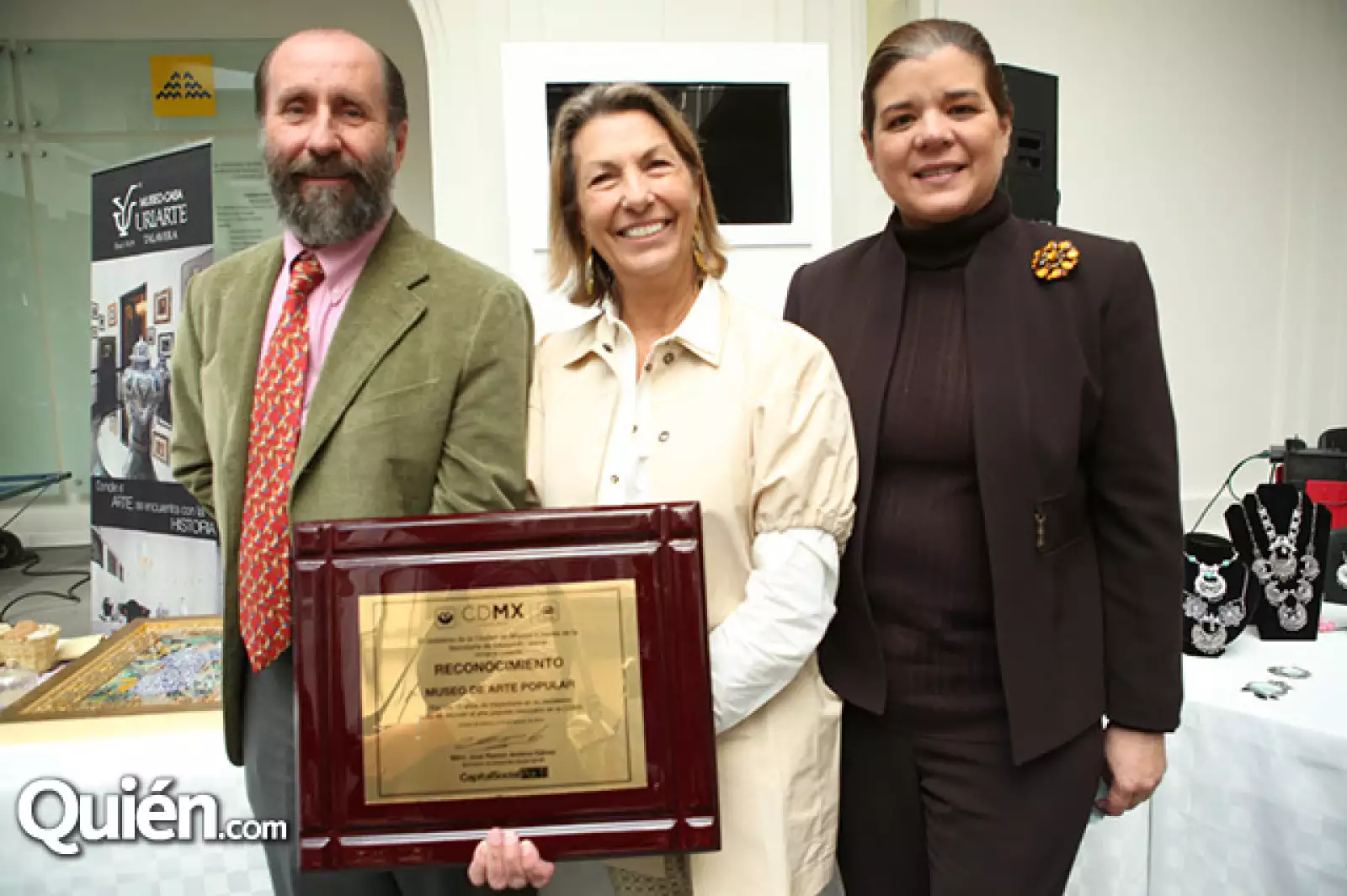 Walther Boelsterly, Marie Thérèse Arango y Sonya Santos