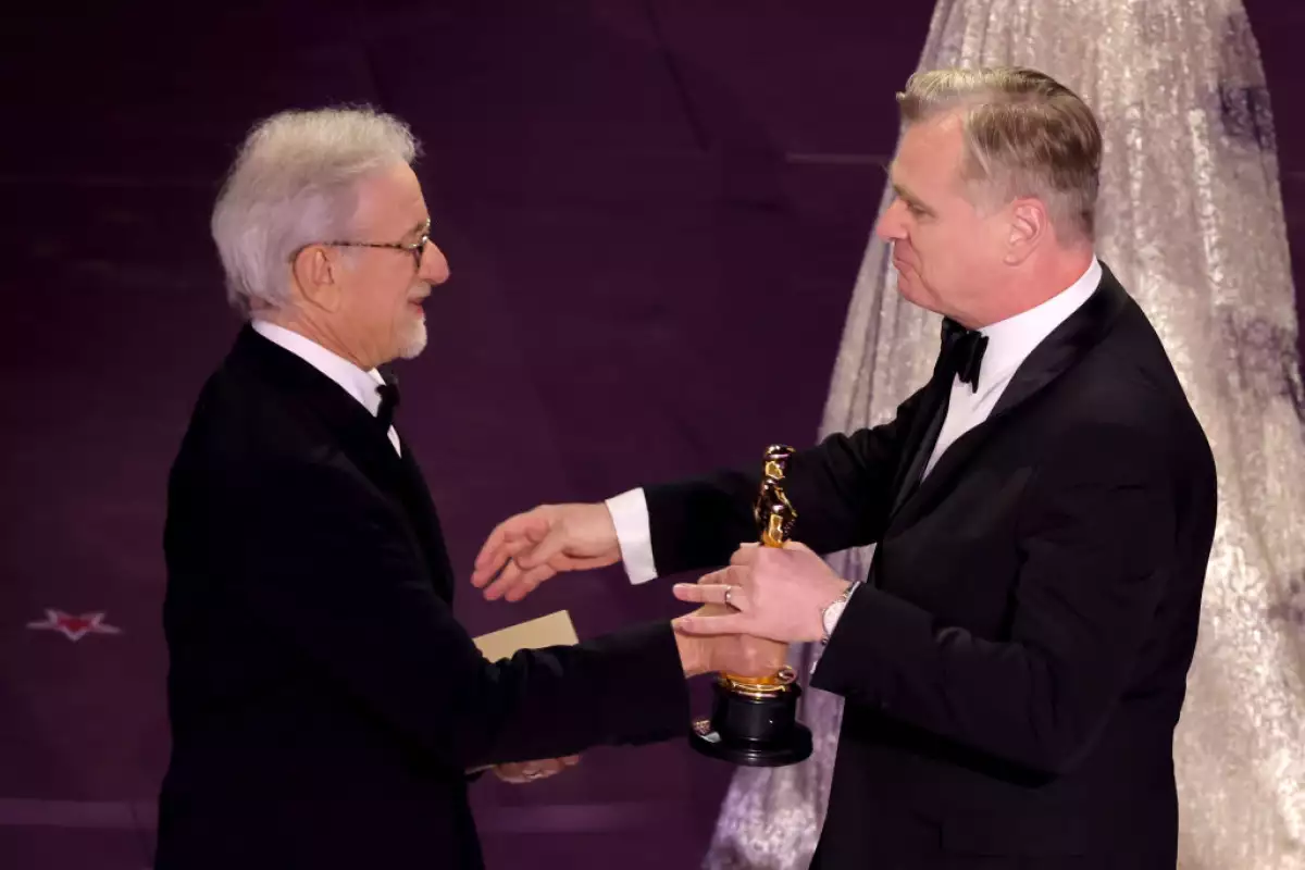 christopher nolan mejor direccion oscar 2024 oppenheimer