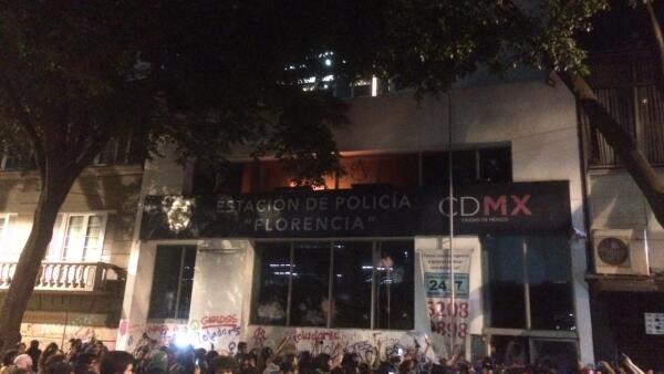 Destrozos en el Metrobús 7