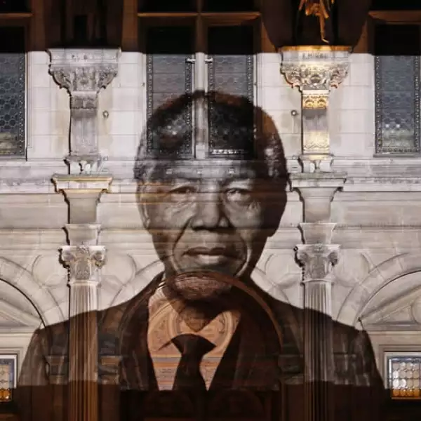 Ayuntamiento de París Mandela