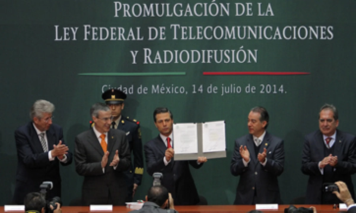 Durante la promulgación de la ley en telecomunicaciones el presidente Peña Nieto resaltó los beneficios de la normativa. (Foto: Notimex)