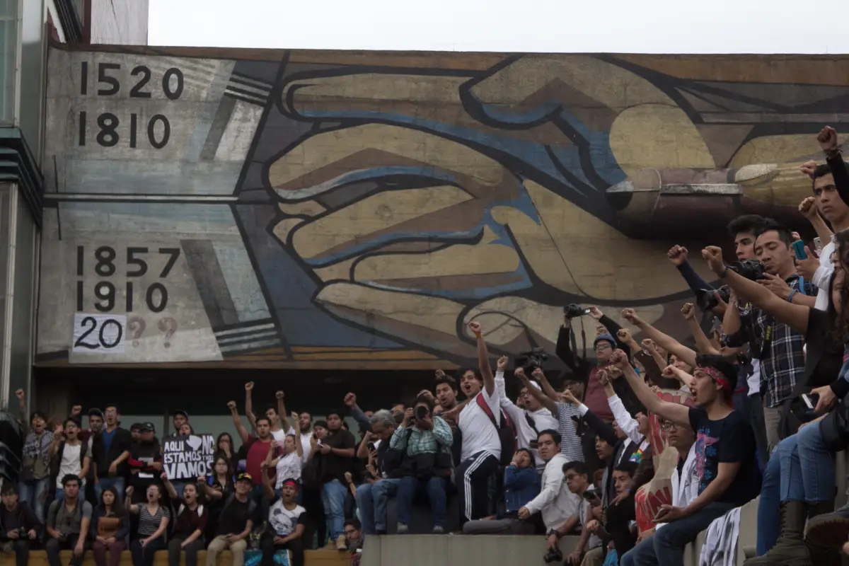 UNAM_Fuero_Porros-5.jpg