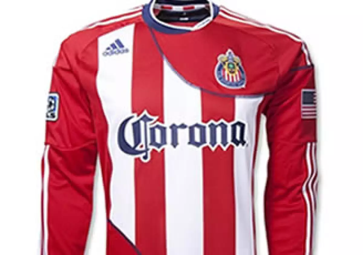 Las empresas presentaron el acuerdo en una conferencia en Los Ángeles donde se mostró la nueva playera. (Foto: Especial)