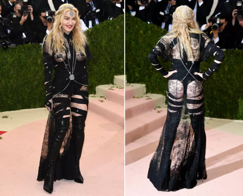 La cantante compartió en sus redes sociales un mensaje para defender su revelador vestido Givenchy de las críticas.