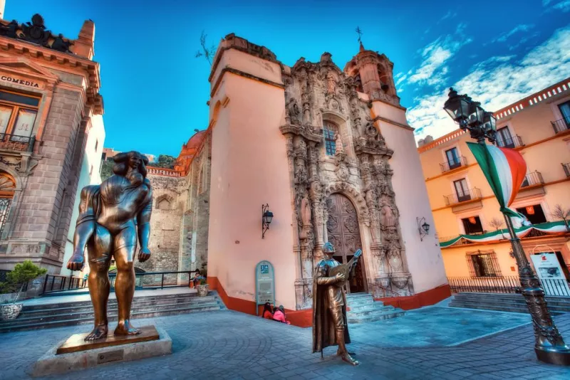 La Alhóndiga de Granaditas está ubicada en Guanajuato y es una de las construcciones más importantes de la Independencia de México