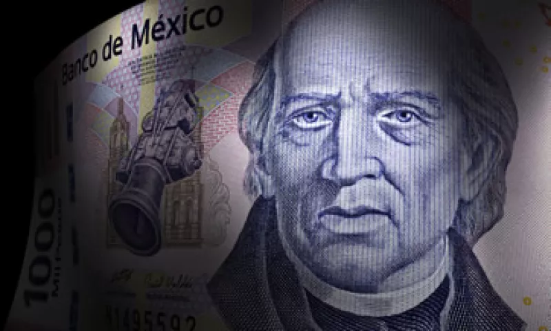 Para 2016, Hacienda prevé un ajuste de gasto adicional por 135,000 millones de pesos. (Foto: iStock by Getty)