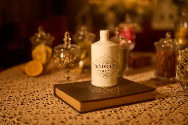 Hendricks_Anotherland_Finales_99.jpg