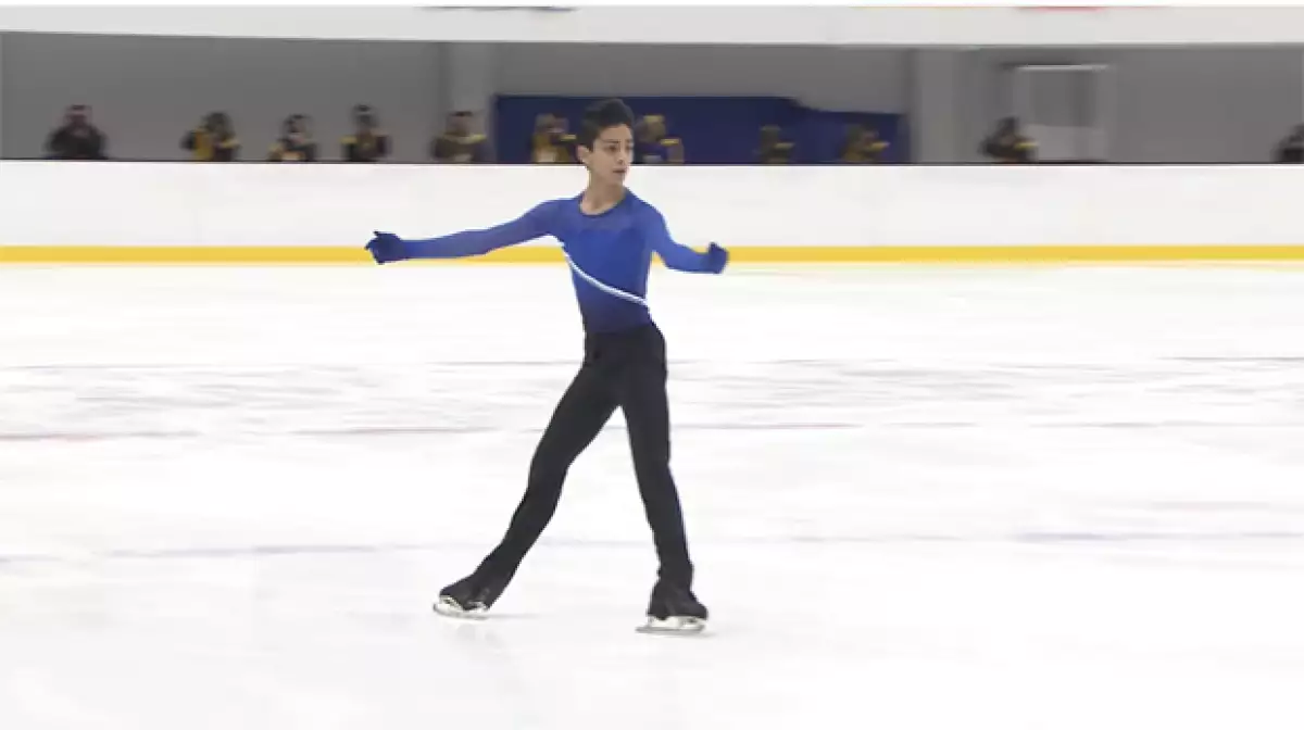 Durante el Grand Prix de patinaje artístico en la ciudad de Yokahoma, el tapatío Donovan Carrillo de 16 años encantó a los asistentes con su presentación al ritmo del Divo de Juárez.