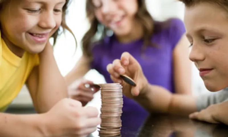 Los clientes que reciben el depósito mediante esta promoción, tienen la decisión de gastar o ahorrar el dinero que se ganaron. (Foto: Photos to Go )