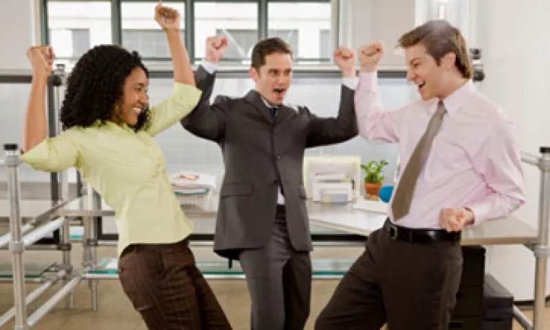 Crear un buen ambiente de trabajo y apoyar el bienestar de los empleados traerá como resultado un aumento de su calidad de vida y su productividad. (Thinkstock)