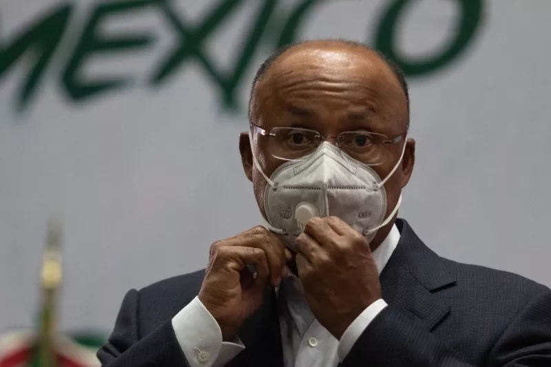 René Juárez Cisneros, coordinador de los diputados del PRI, durante las conclusiones de su reunión plenaria,