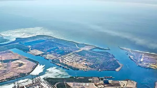 Puerto L�zaro Cardenas