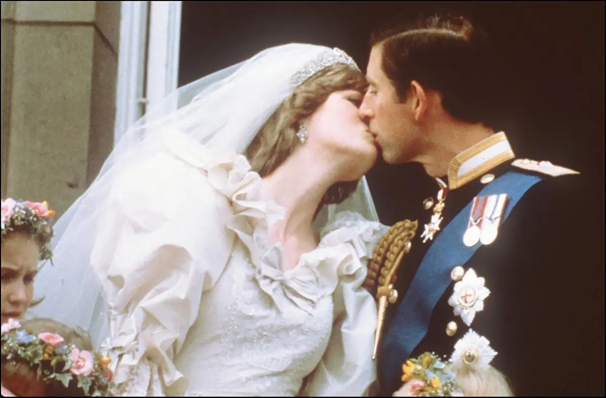 DIANA-CHARLES-KISS