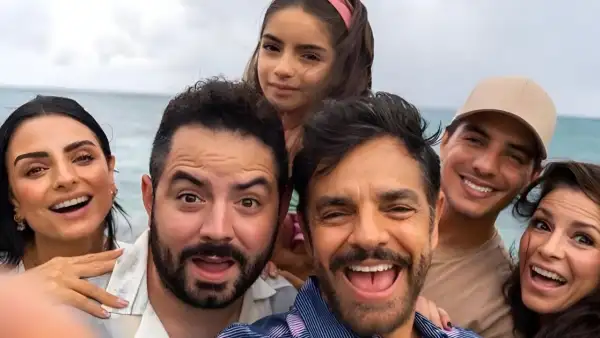 Eugenio Derbez y sus hijos