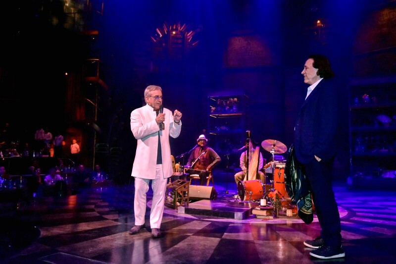 A la izquierda, Daniel Lamarre, presidente y CEO de Cirque Du Soleil, a la derecha, Daniel Chávez Mora, fundador de Grupo Vidanta.