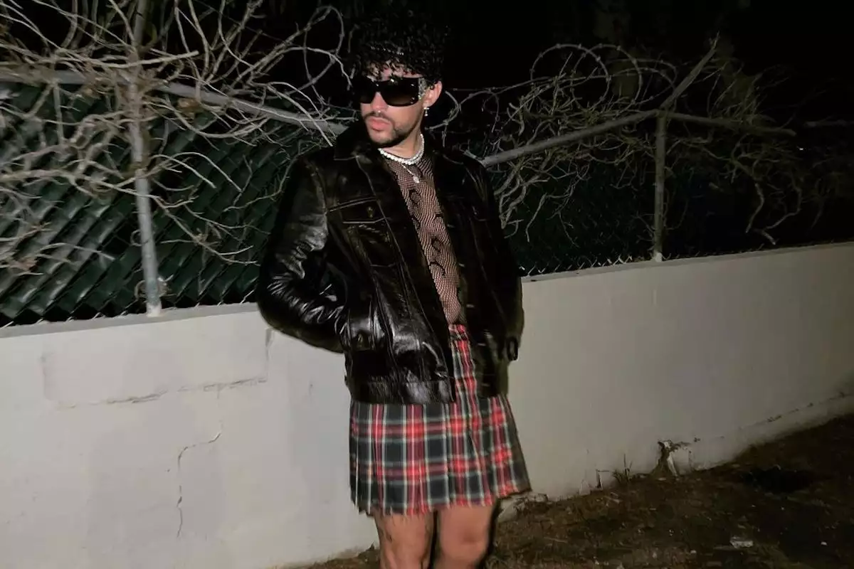 bad-bunny-falda